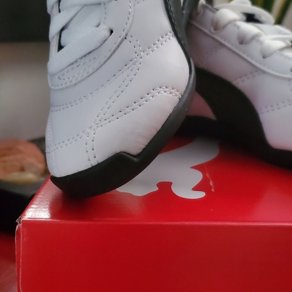 Kids Shoe 10.5 - Picture 2 of 7